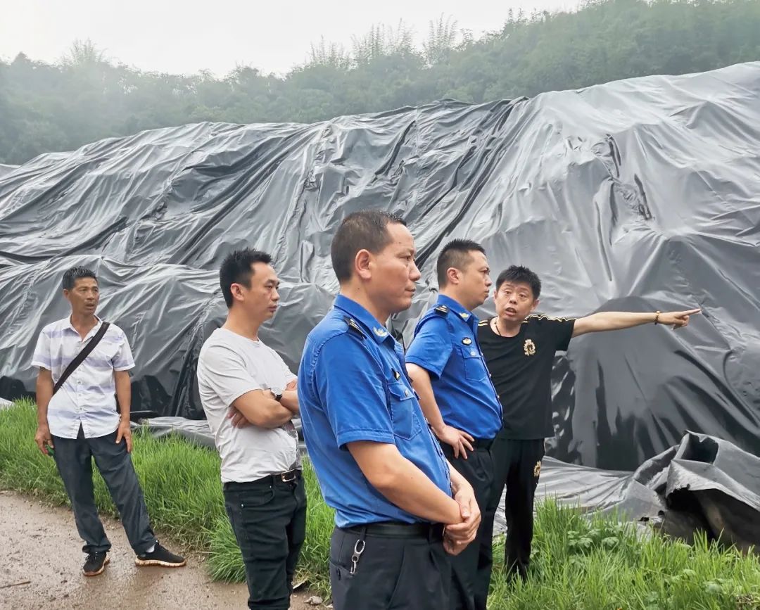 犍為縣綜合行政執法局領(lǐng)導蒞臨碩特環(huán)保項目現場(chǎng)指導工作