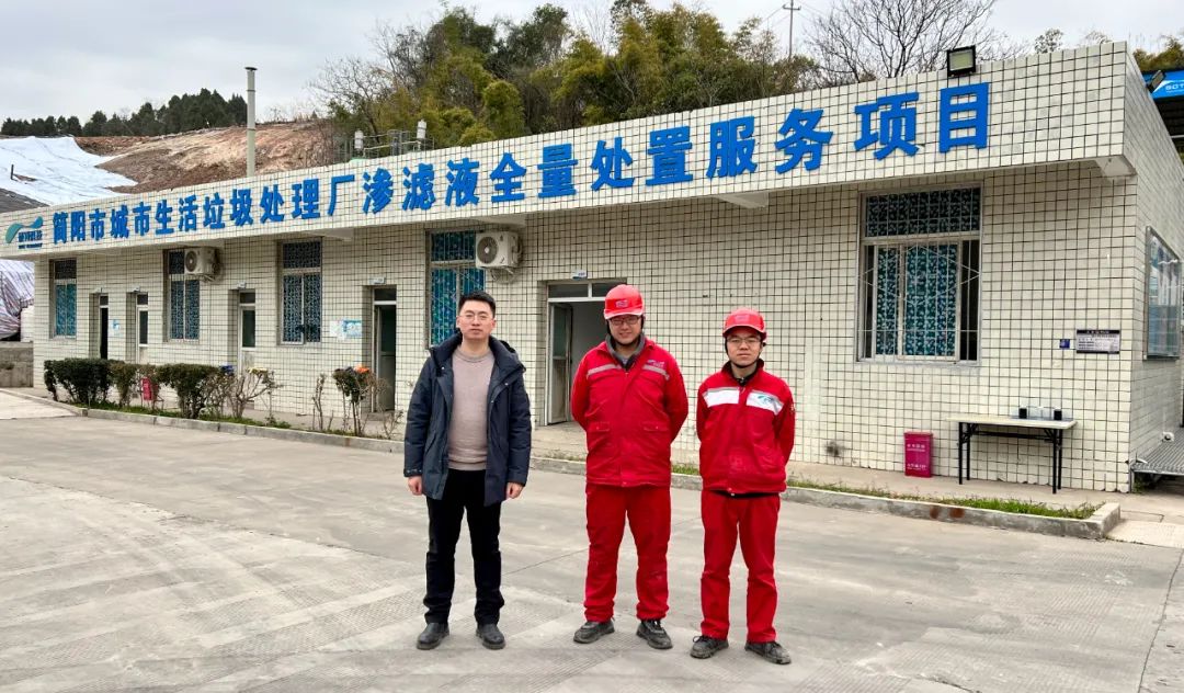 穿上“紅裝”，為平安站崗